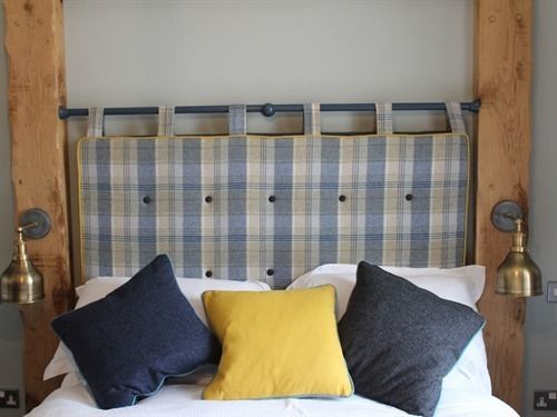 Отель The Woodstock Arms Экстерьер фото