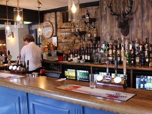 Отель The Woodstock Arms Экстерьер фото